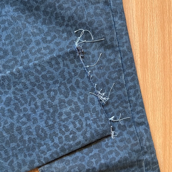 Parasuco dark leopard print jeans, size 27 - Picture 3 of 6